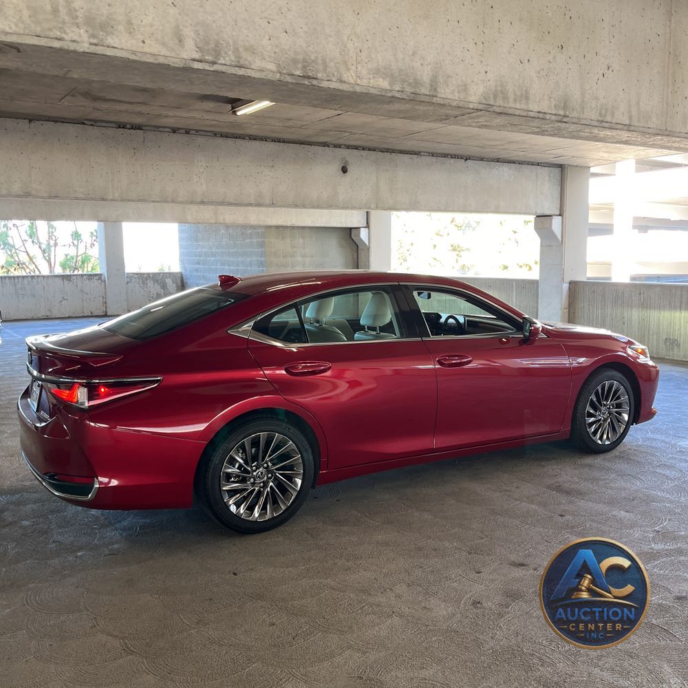 2024 Lexus ES 300h Luxury