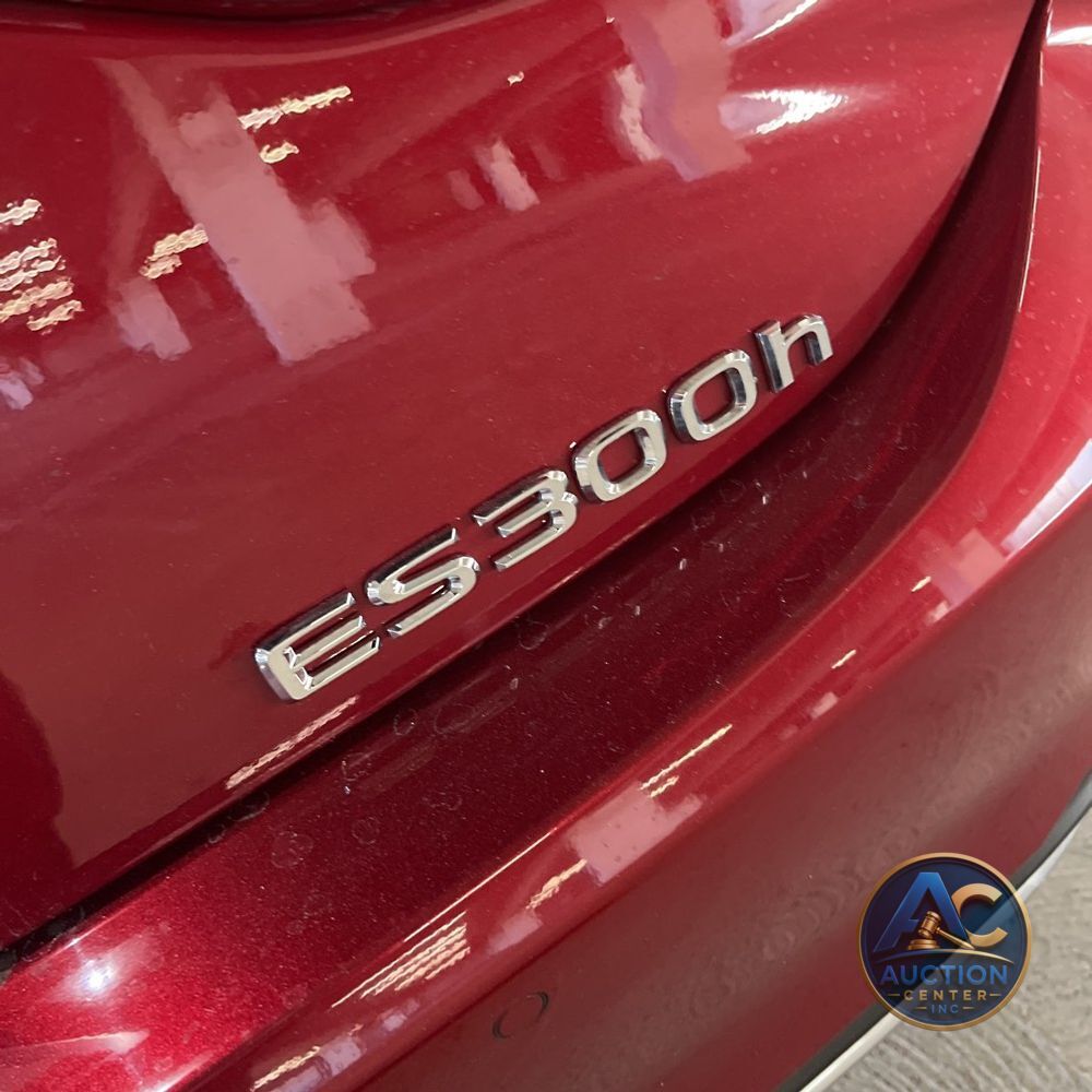 2024 Lexus ES 300h Luxury