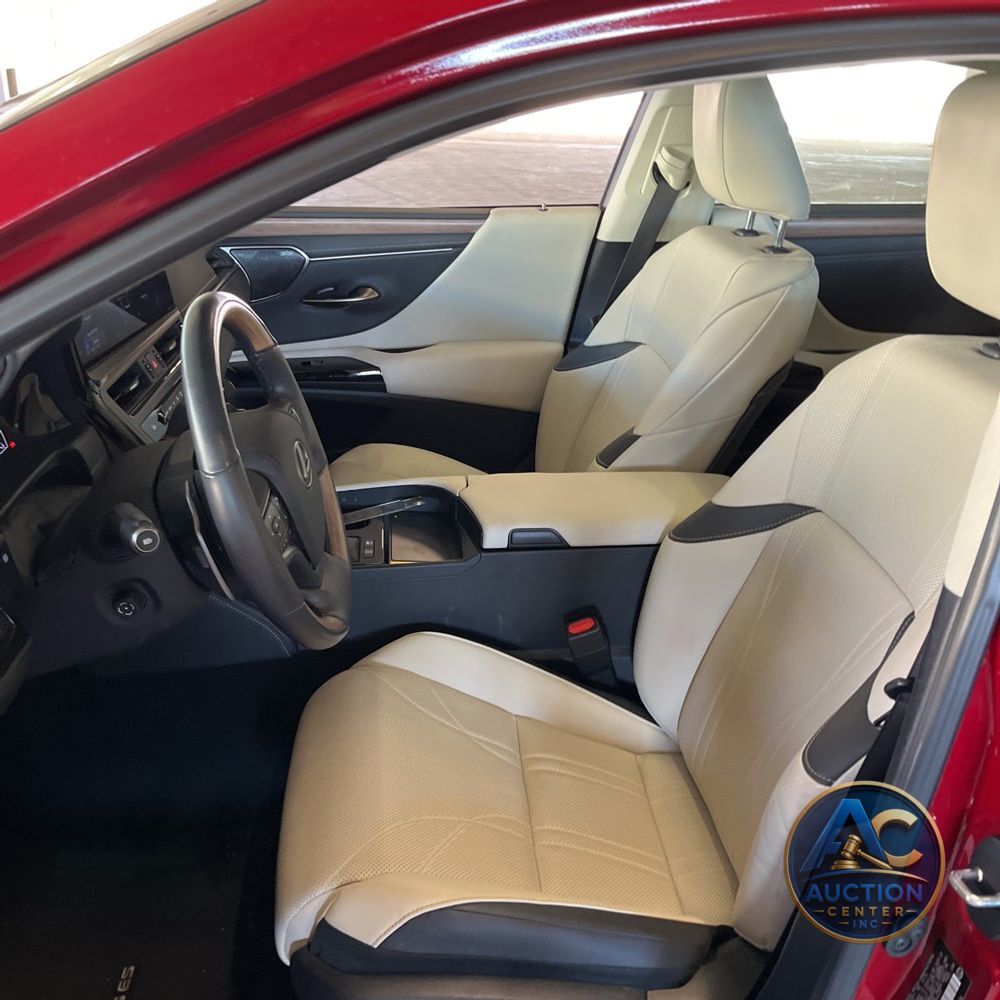 2024 Lexus ES 300h Luxury