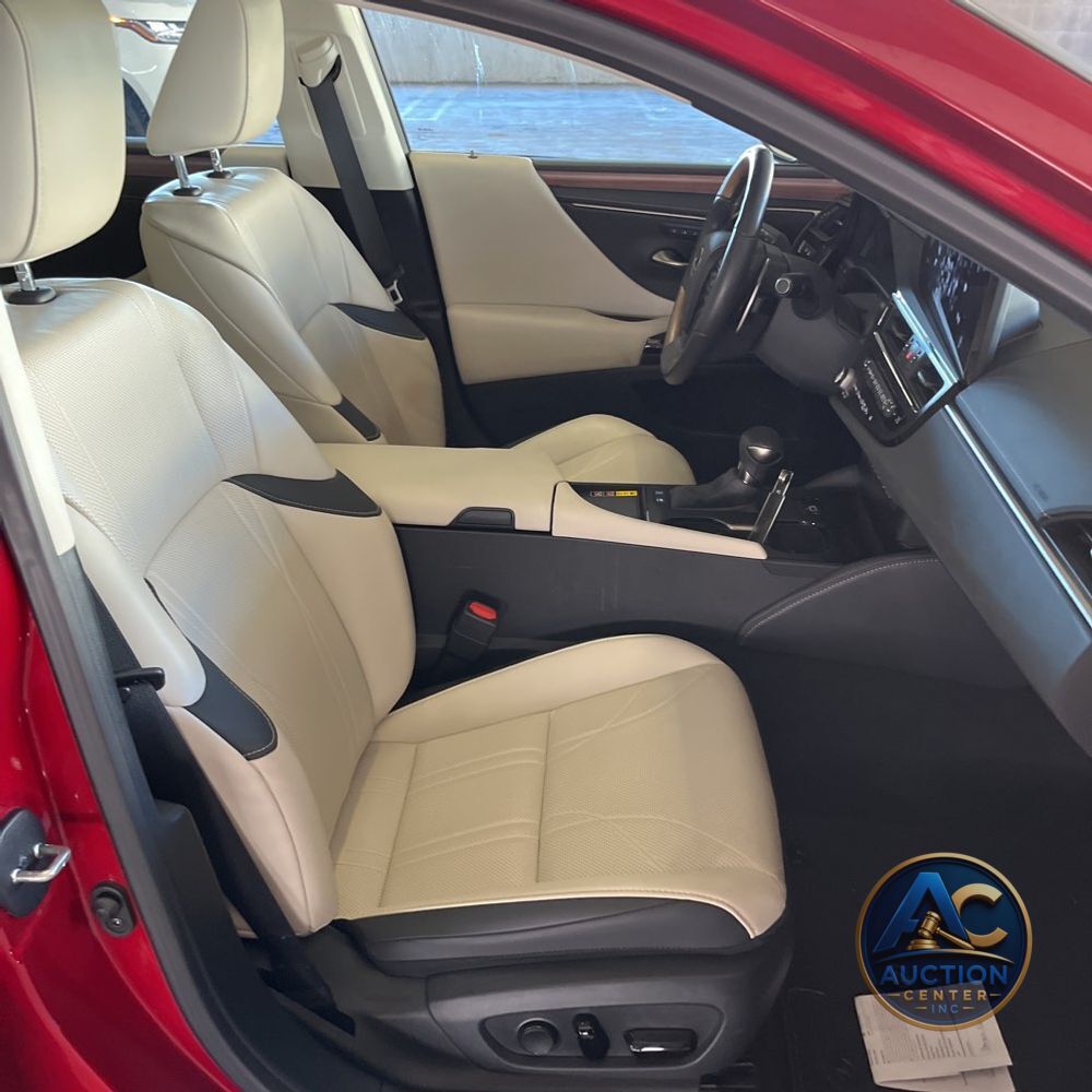 2024 Lexus ES 300h Luxury