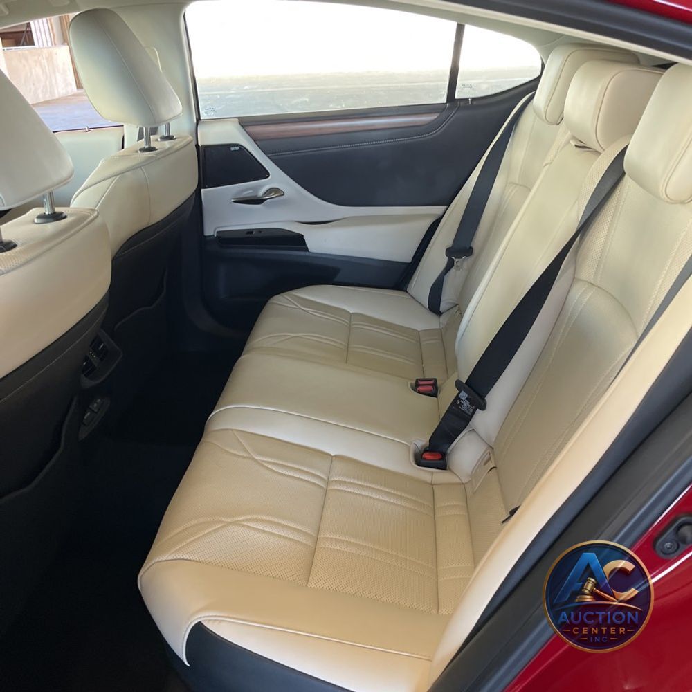 2024 Lexus ES 300h Luxury