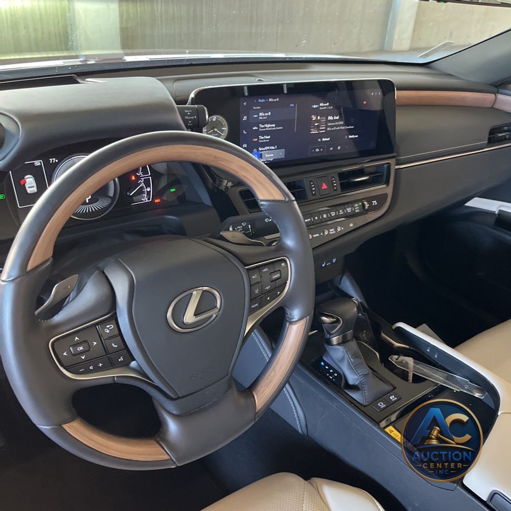 2024 Lexus ES 300h Luxury