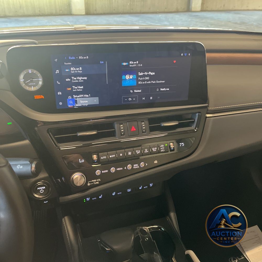 2024 Lexus ES 300h Luxury
