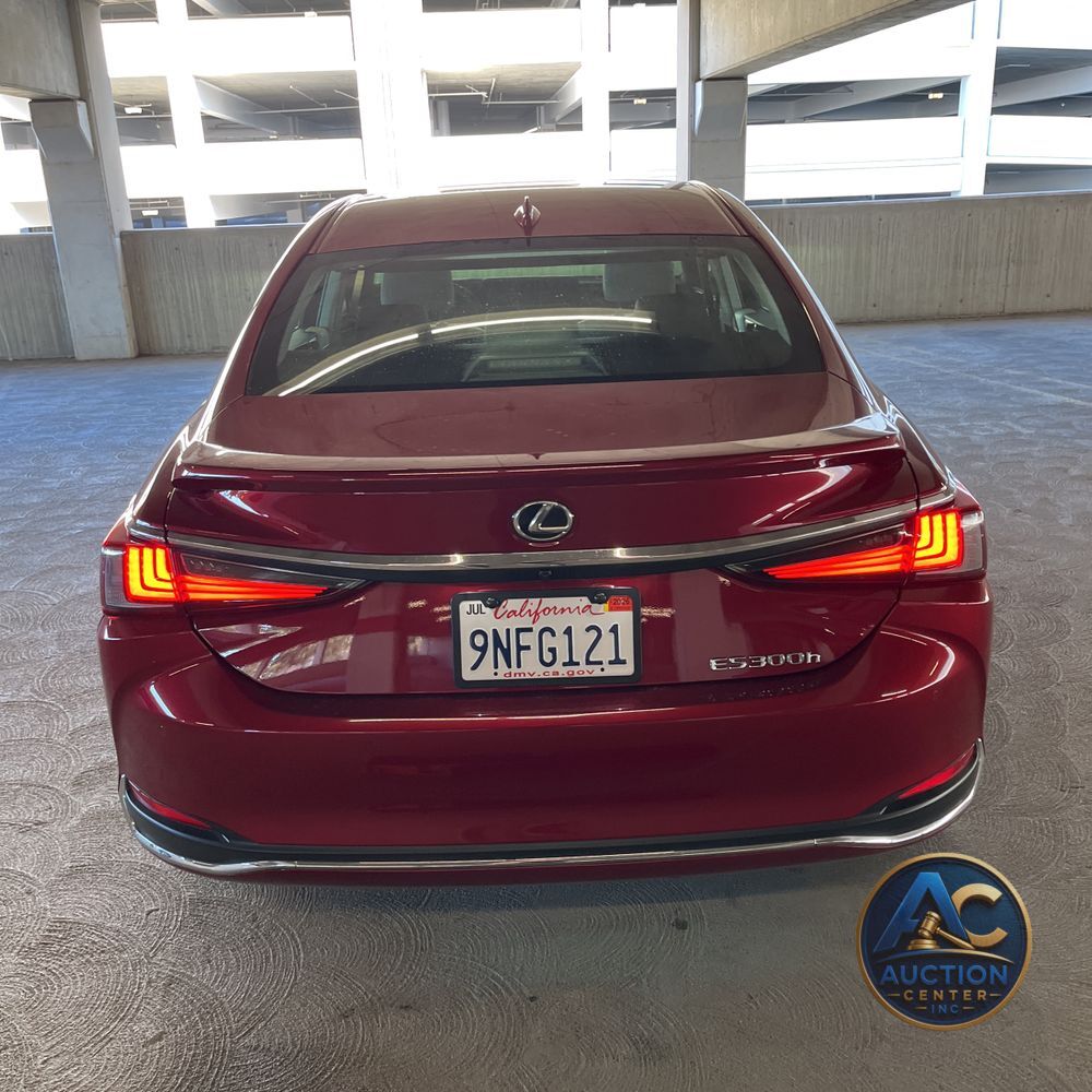 2024 Lexus ES 300h Luxury