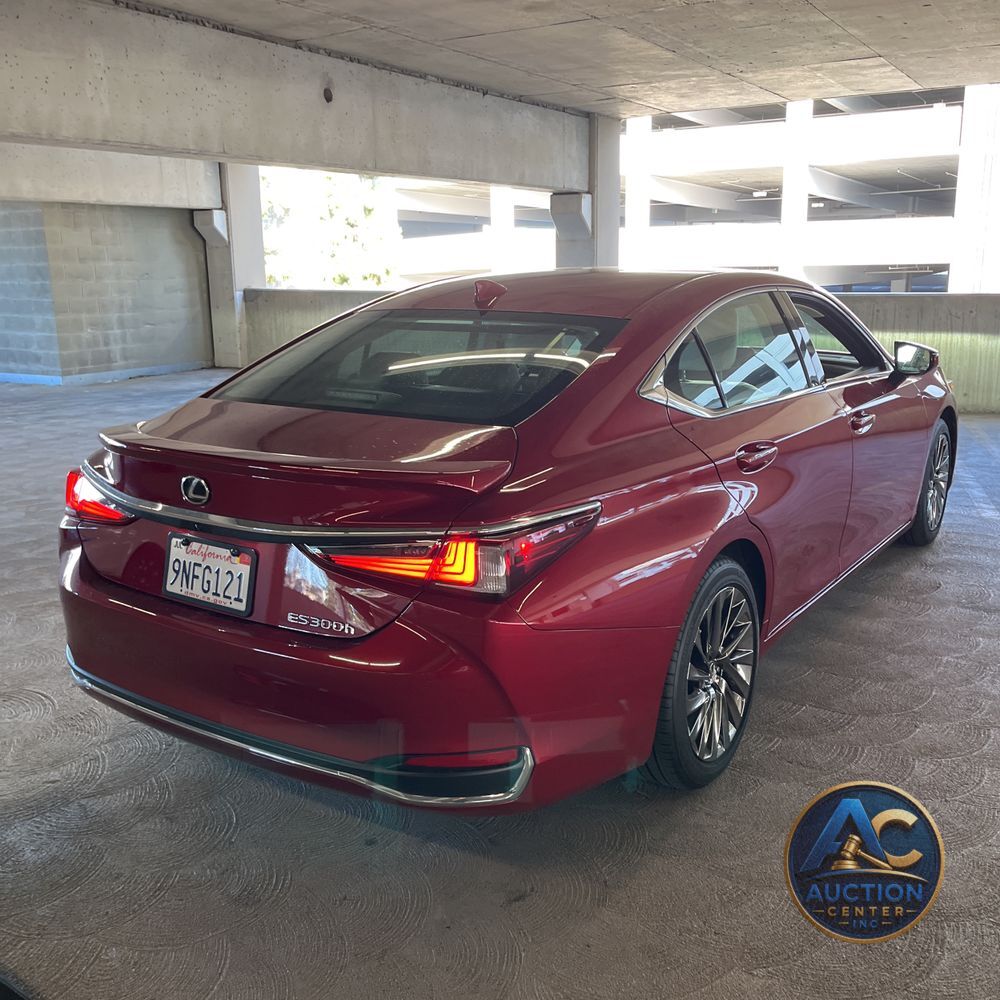 2024 Lexus ES 300h Luxury