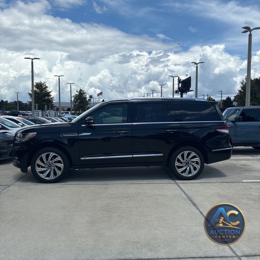 2024 Lincoln Navigator Premiere