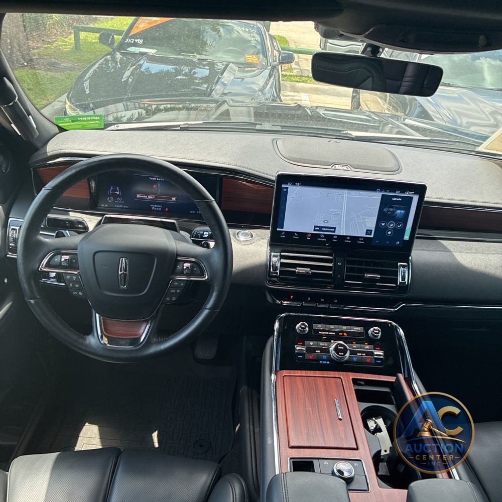 2024 Lincoln Navigator Premiere