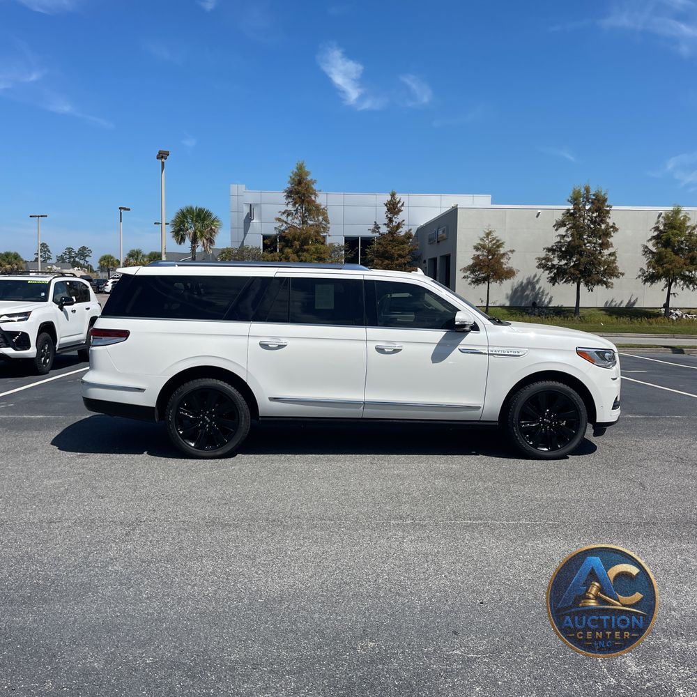 2023 Lincoln Navigator L Reserve