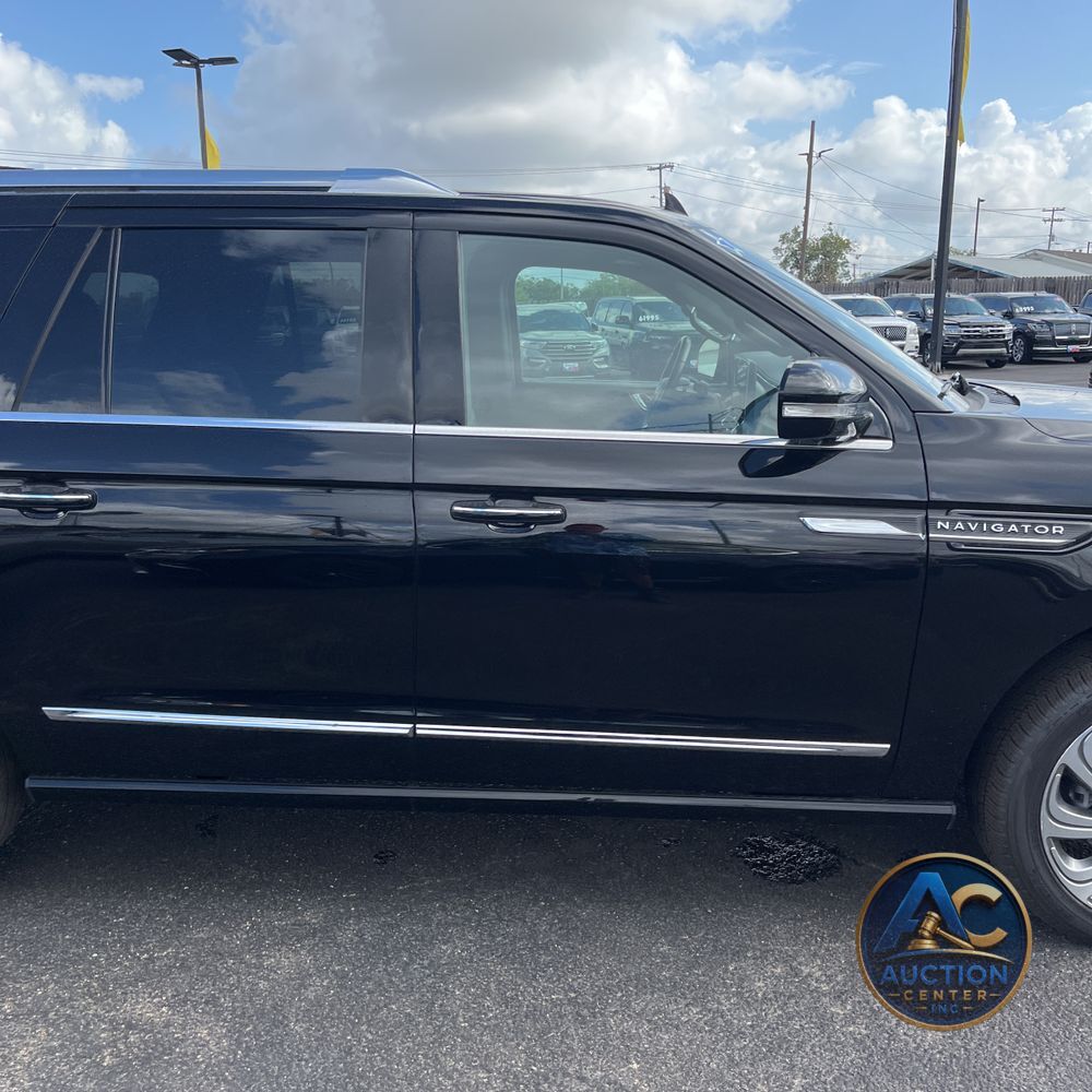 2023 Lincoln Navigator L Reserve