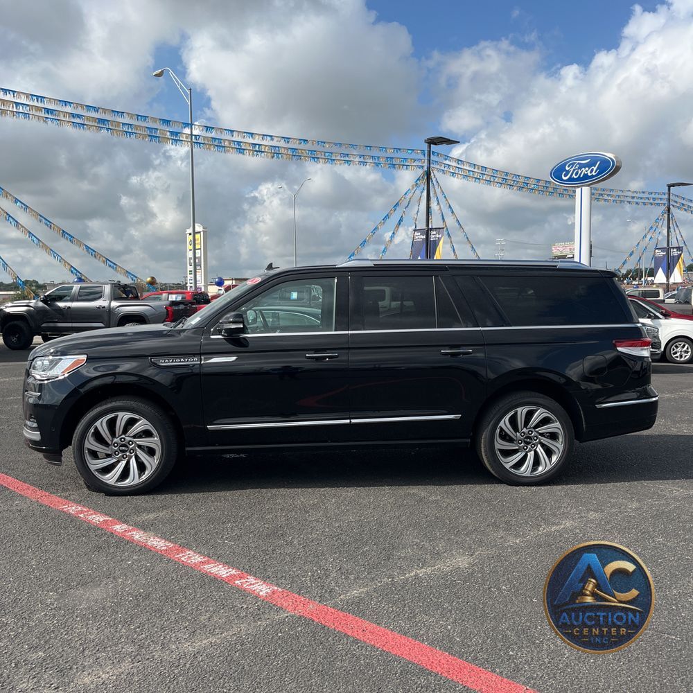 2023 Lincoln Navigator L Reserve