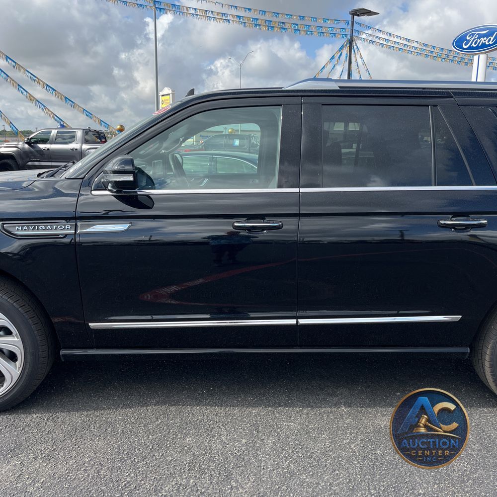 2023 Lincoln Navigator L Reserve