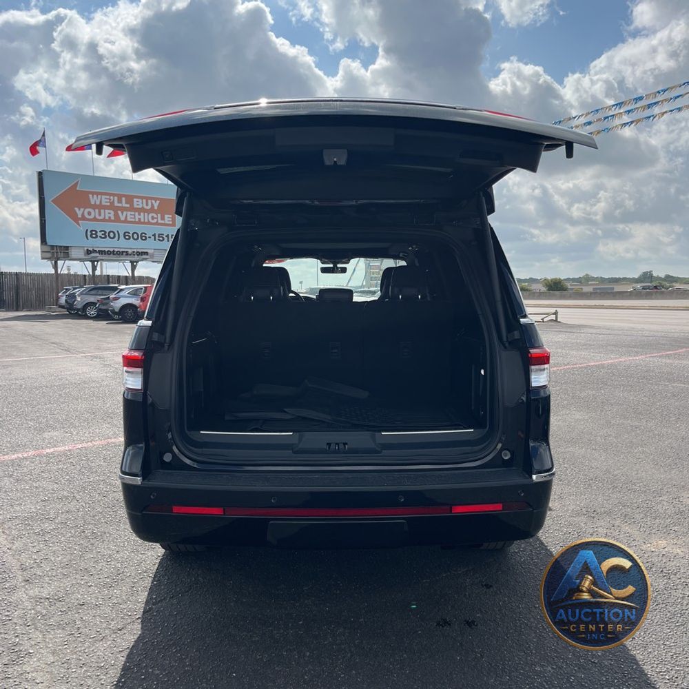2023 Lincoln Navigator L Reserve