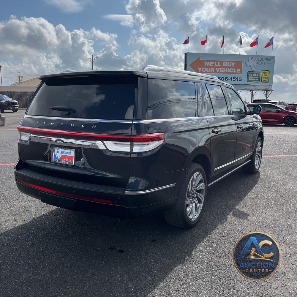2023 Lincoln Navigator L Reserve