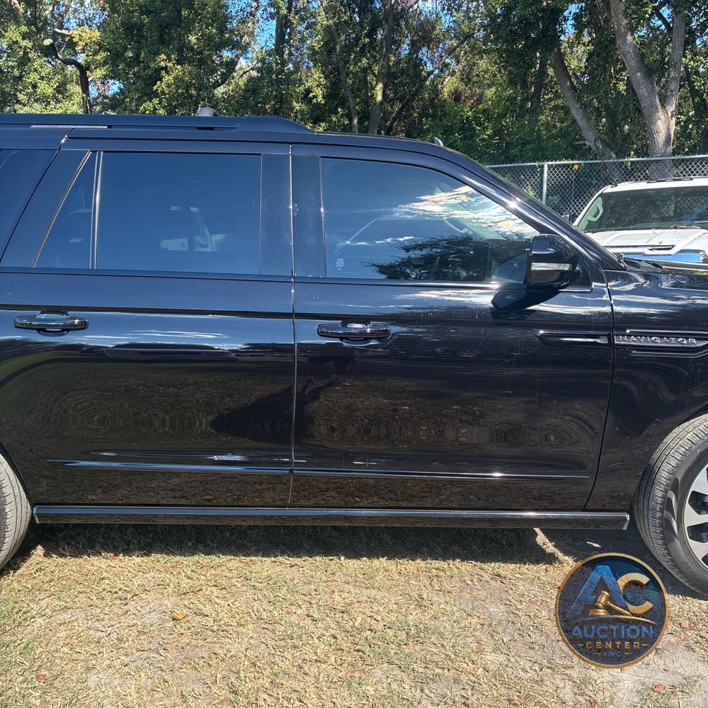 2022 Lincoln Navigator L Reserve