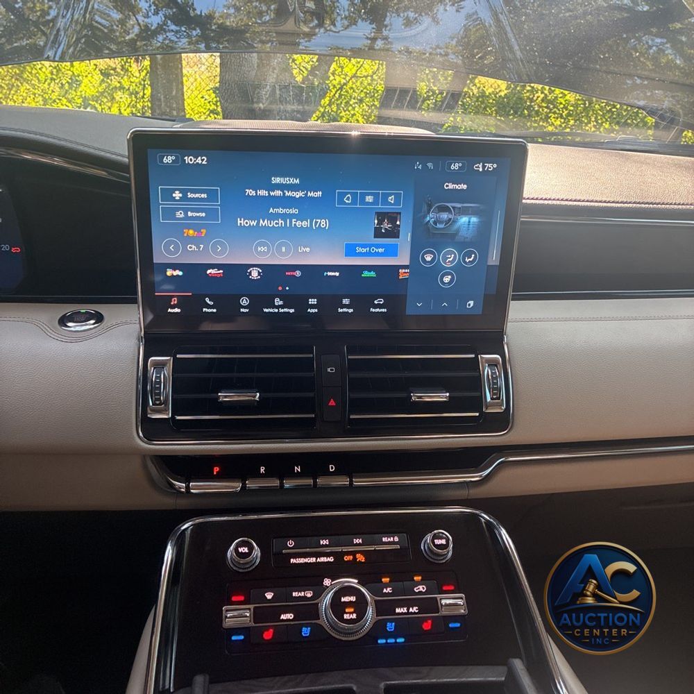 2022 Lincoln Navigator L Reserve
