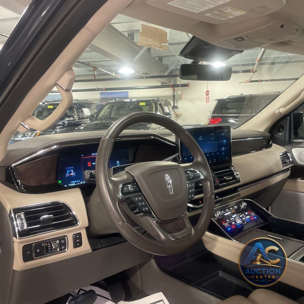 2022 Lincoln Navigator L Reserve