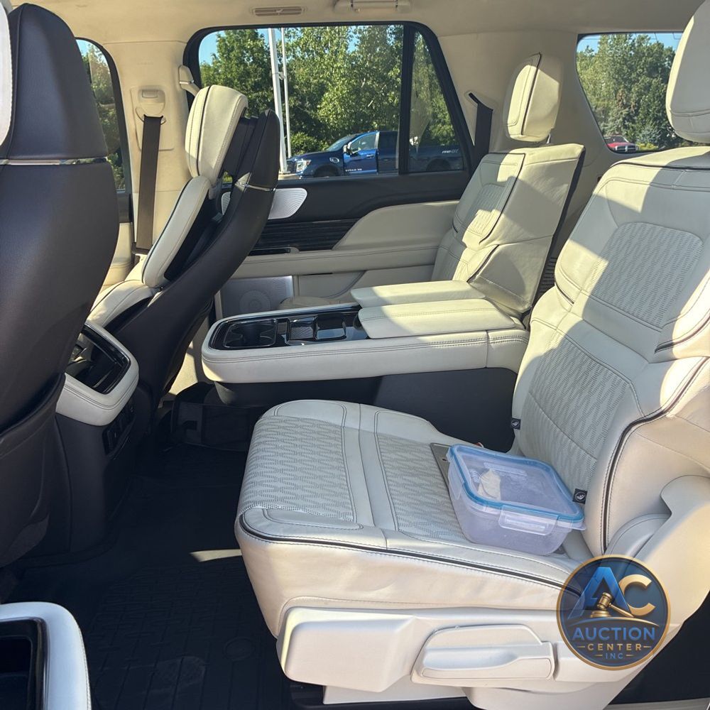 2024 Lincoln Navigator L Black Label