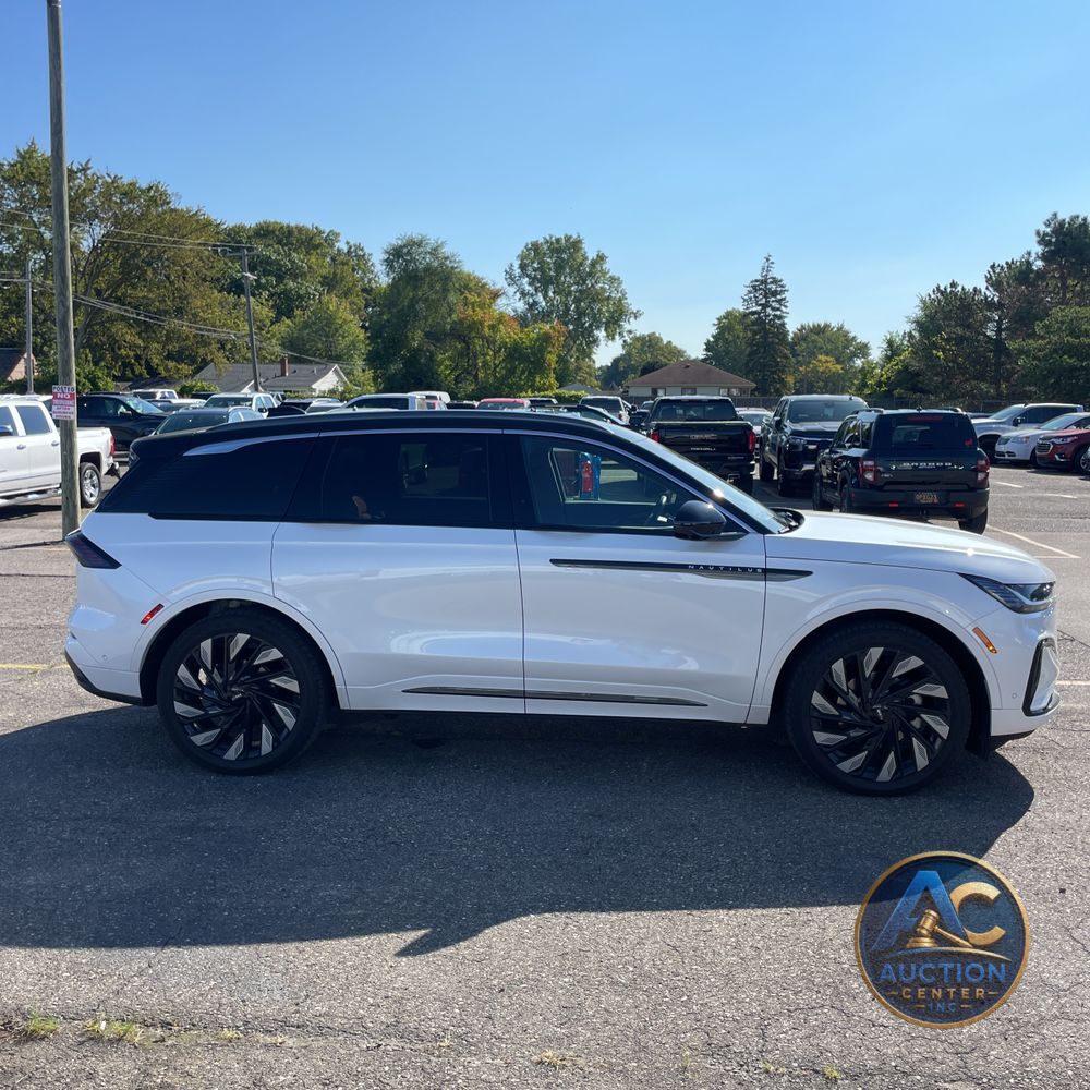 2024 Lincoln Nautilus Black Label