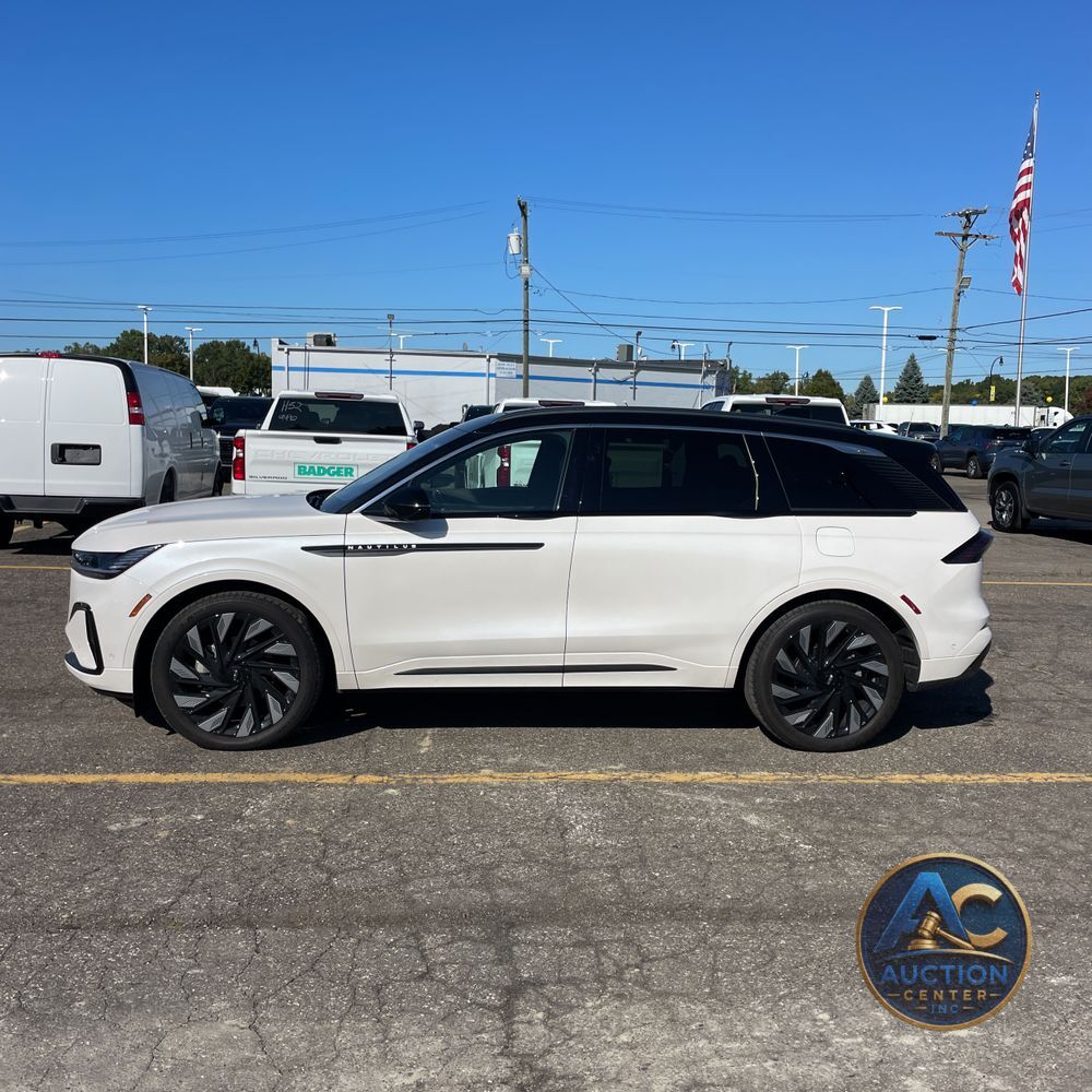 2024 Lincoln Nautilus Black Label