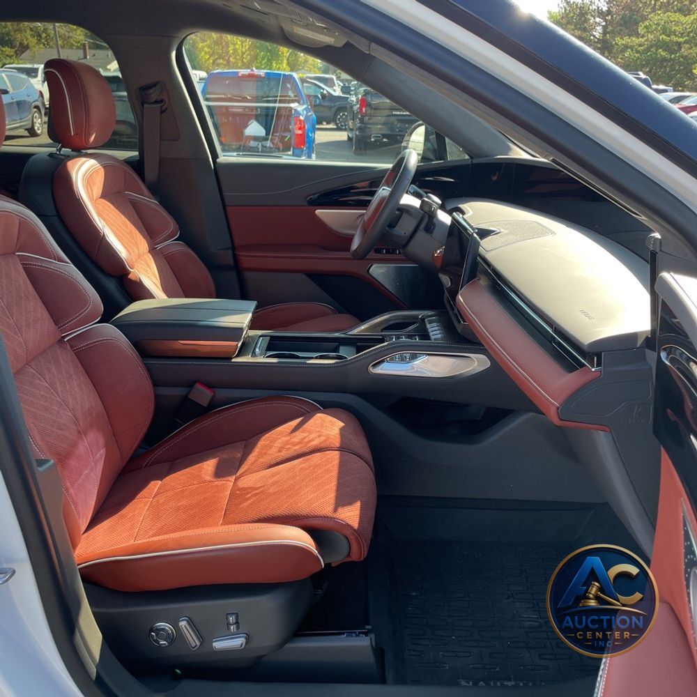 2024 Lincoln Nautilus Black Label