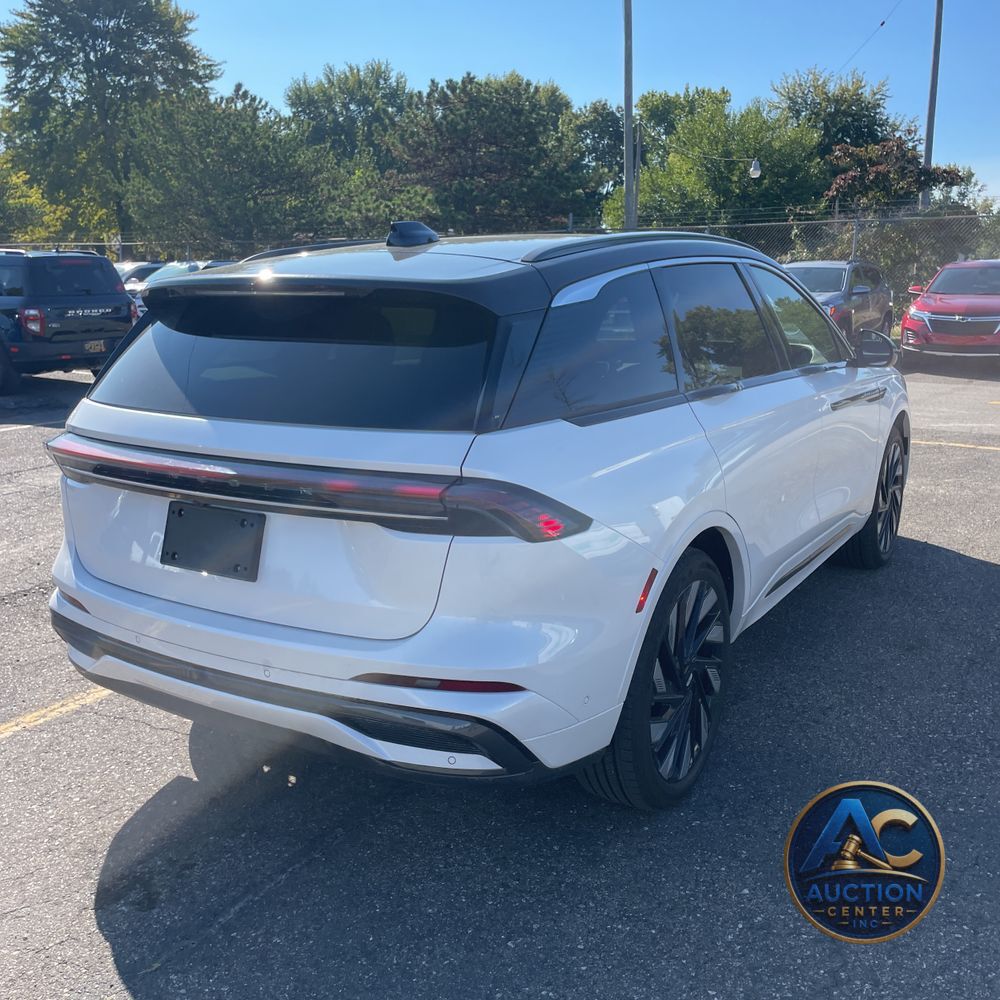 2024 Lincoln Nautilus Black Label