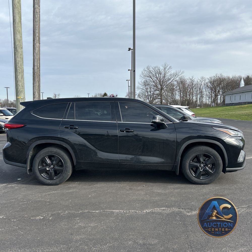 2021 Toyota Highlander LE