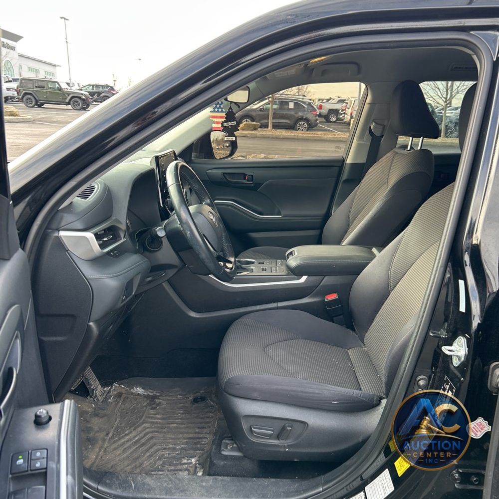 2021 Toyota Highlander LE