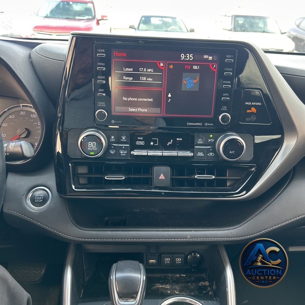 2021 Toyota Highlander LE