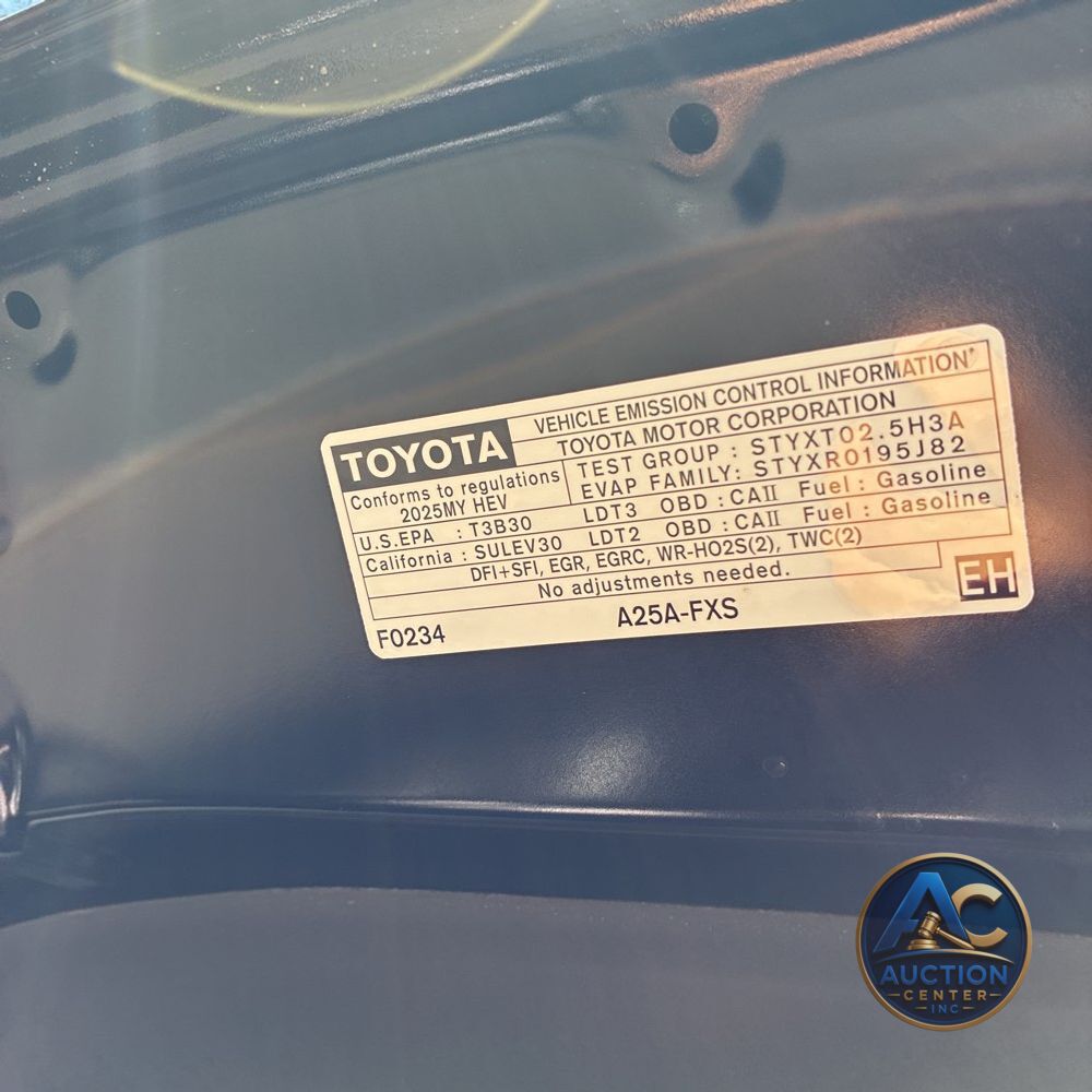 2025 Toyota Sienna Woodland Edition