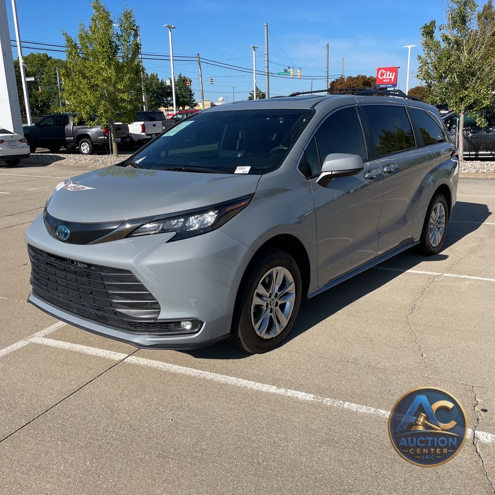 2023 Toyota Sienna Woodland Edition