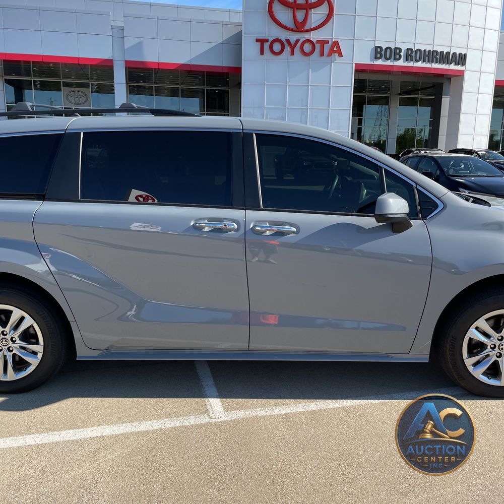2023 Toyota Sienna Woodland Edition