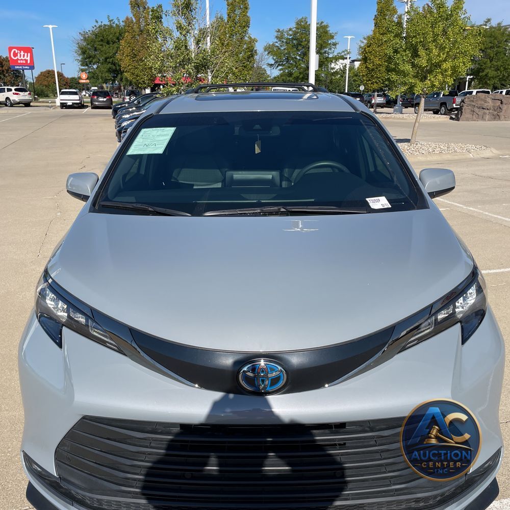2023 Toyota Sienna Woodland Edition