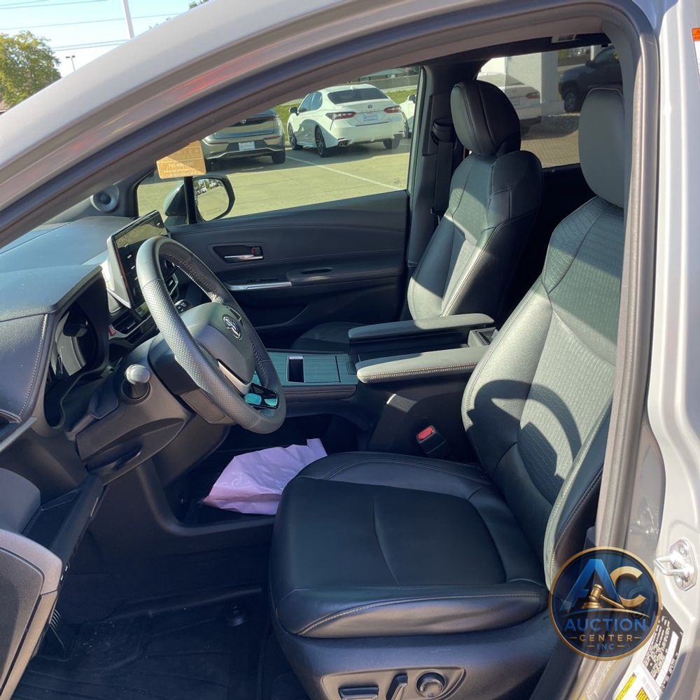 2023 Toyota Sienna Woodland Edition