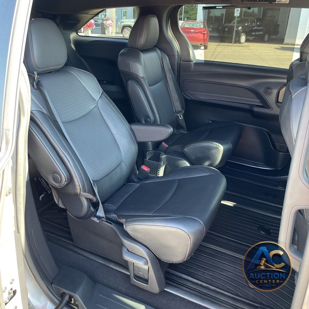 2023 Toyota Sienna Woodland Edition