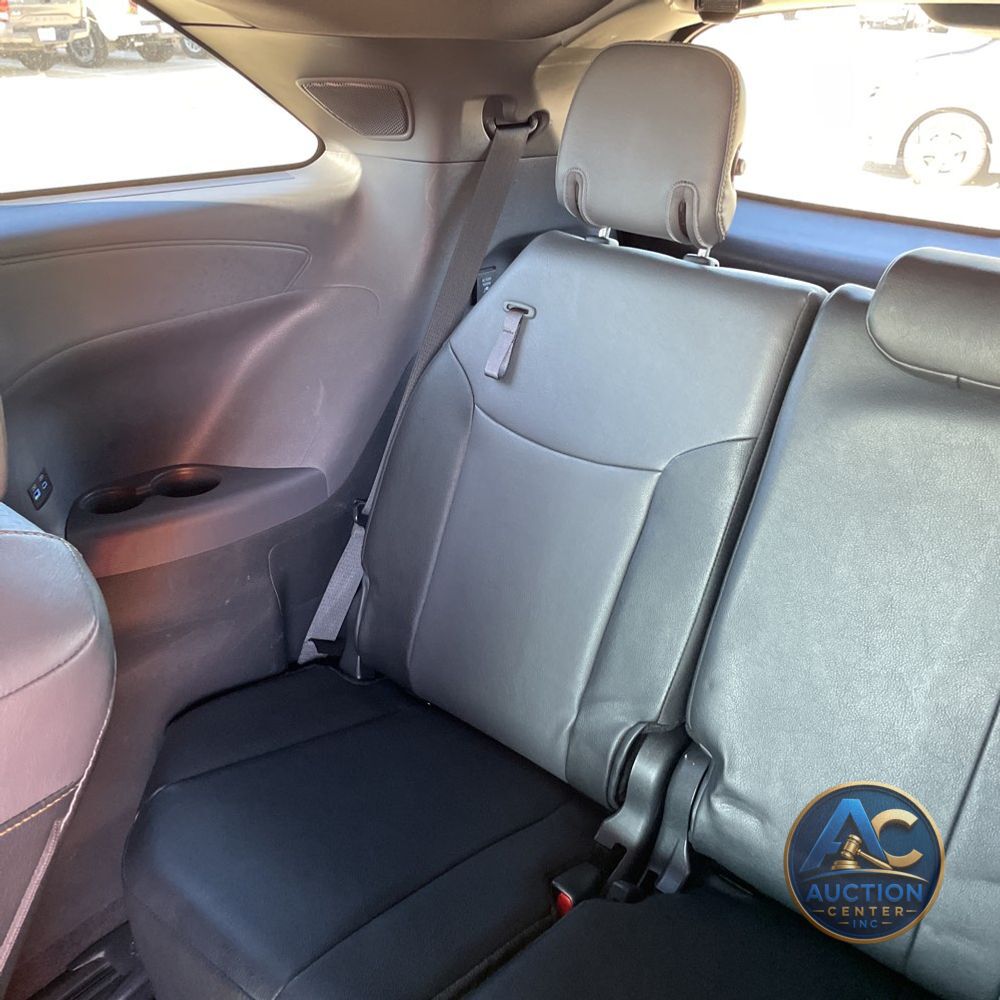 2023 Toyota Sienna Woodland Edition