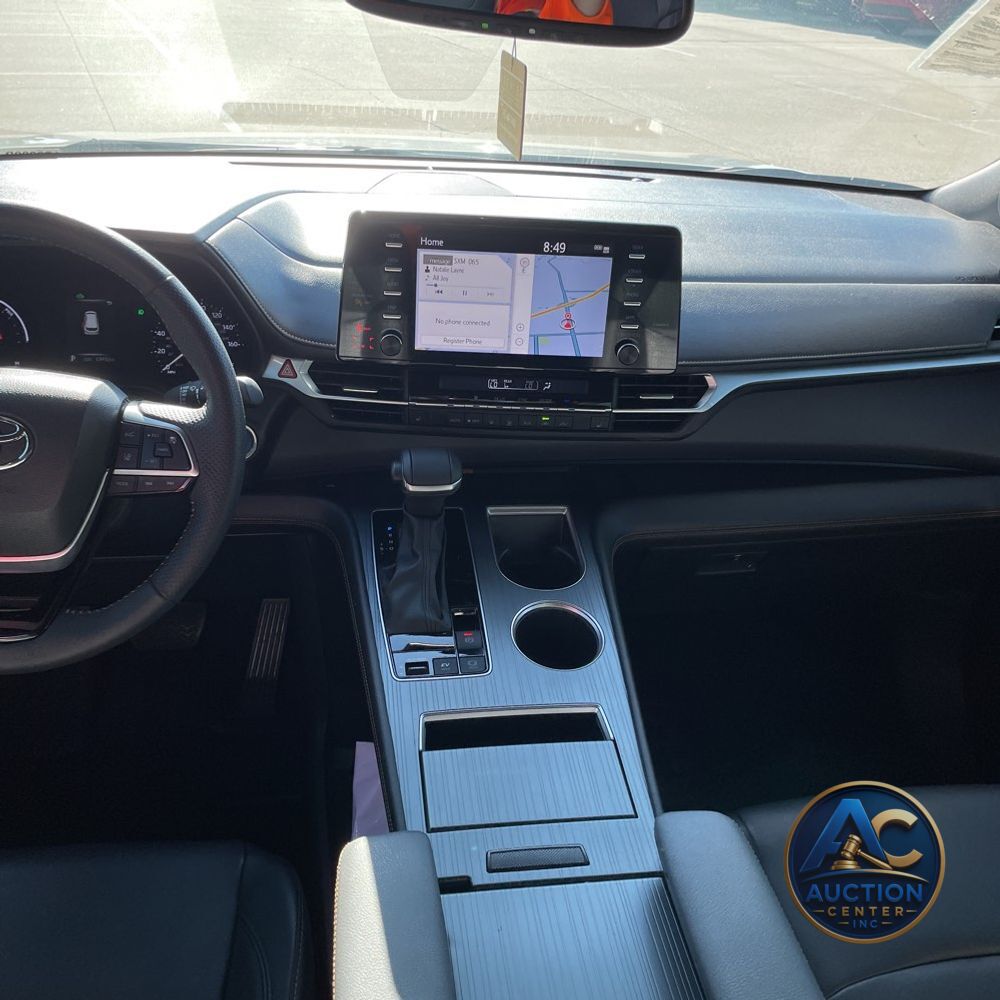 2023 Toyota Sienna Woodland Edition