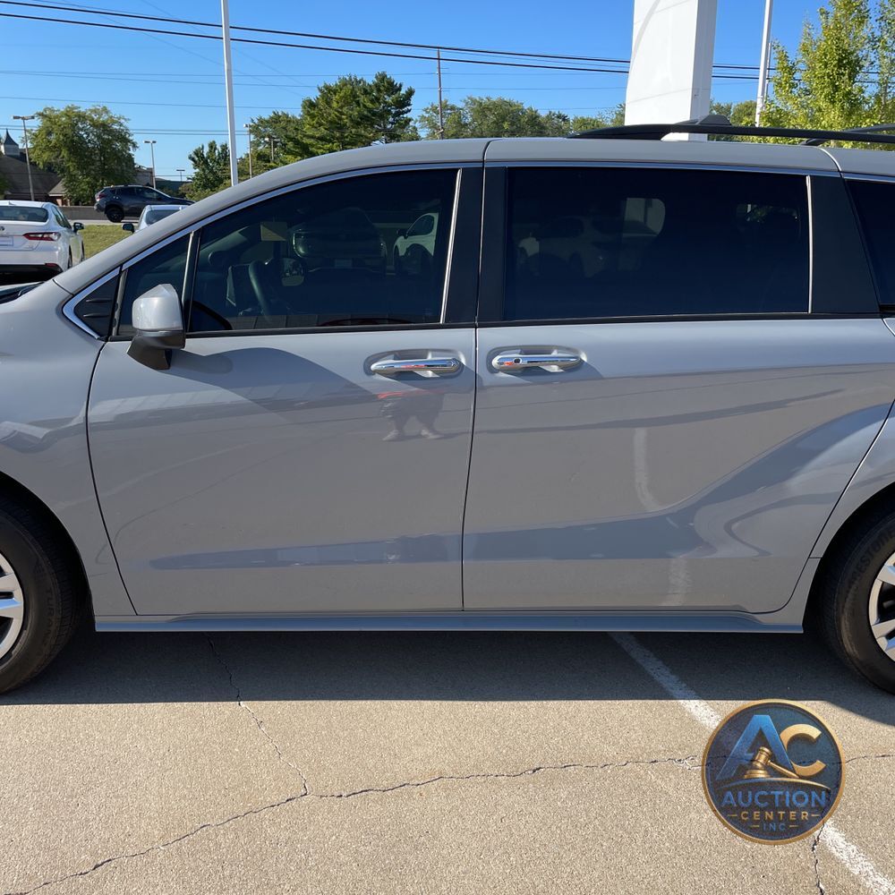 2023 Toyota Sienna Woodland Edition