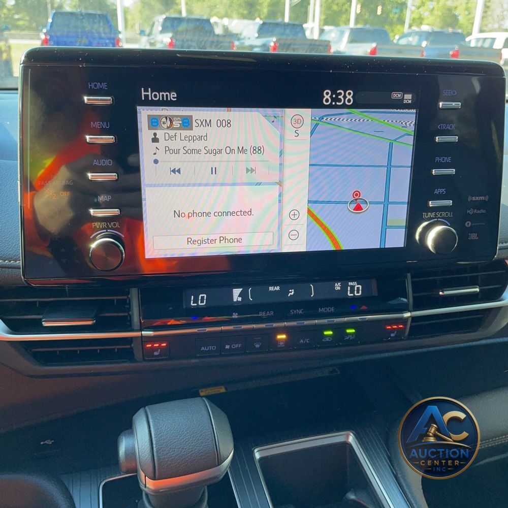 2023 Toyota Sienna Woodland Edition