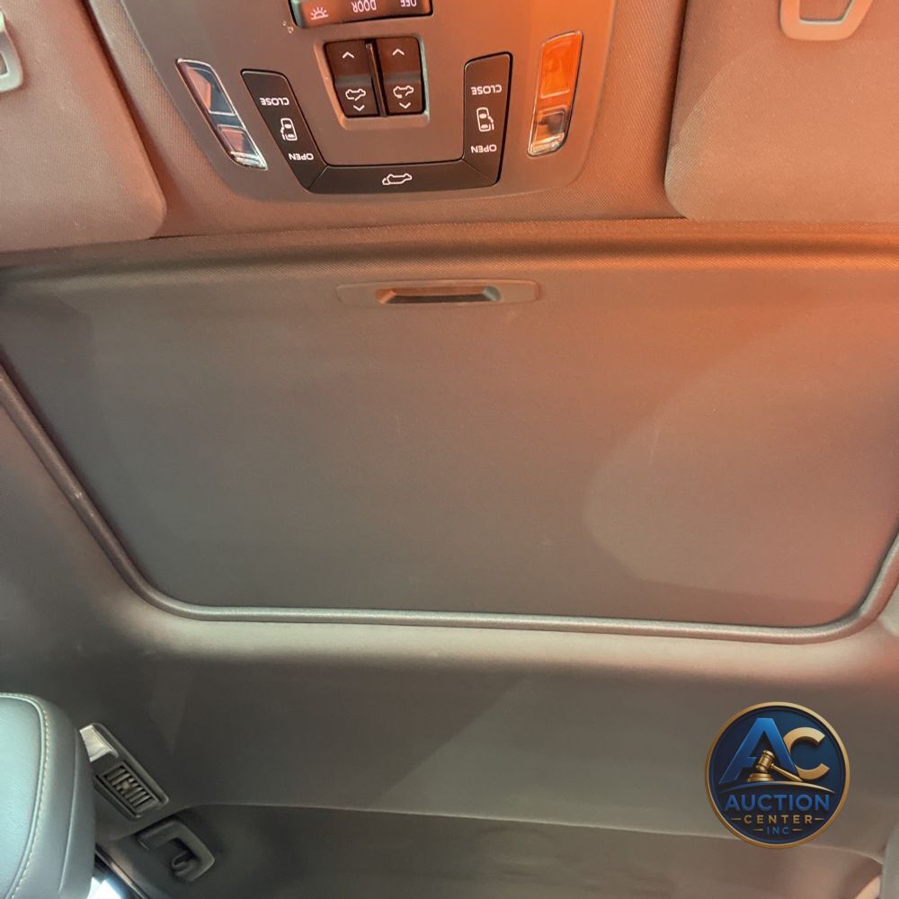 2023 Toyota Sienna Woodland Edition