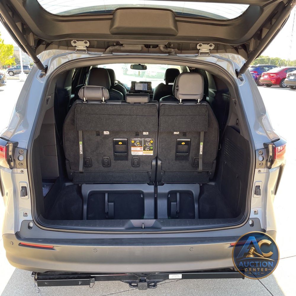 2023 Toyota Sienna Woodland Edition