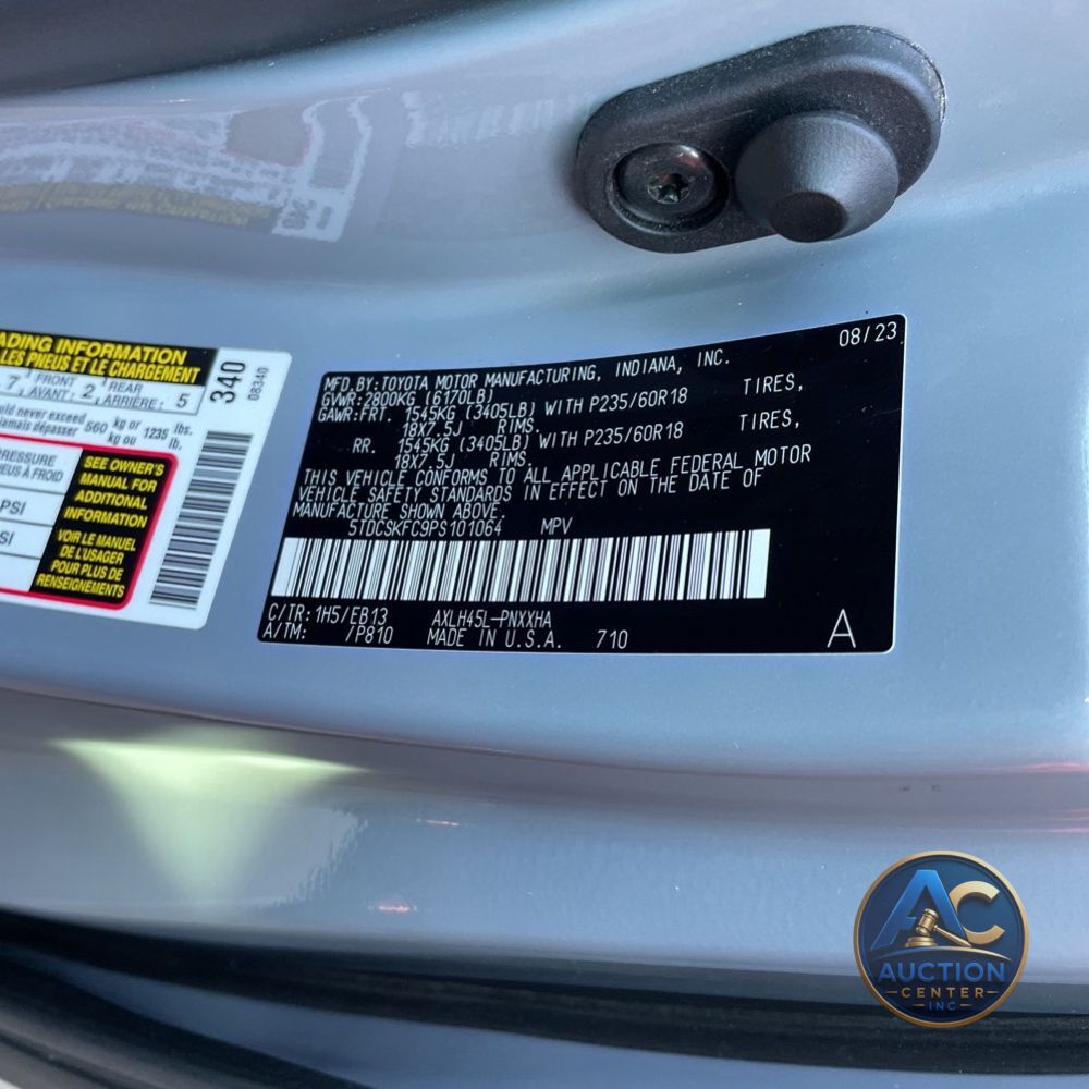 2023 Toyota Sienna Woodland Edition