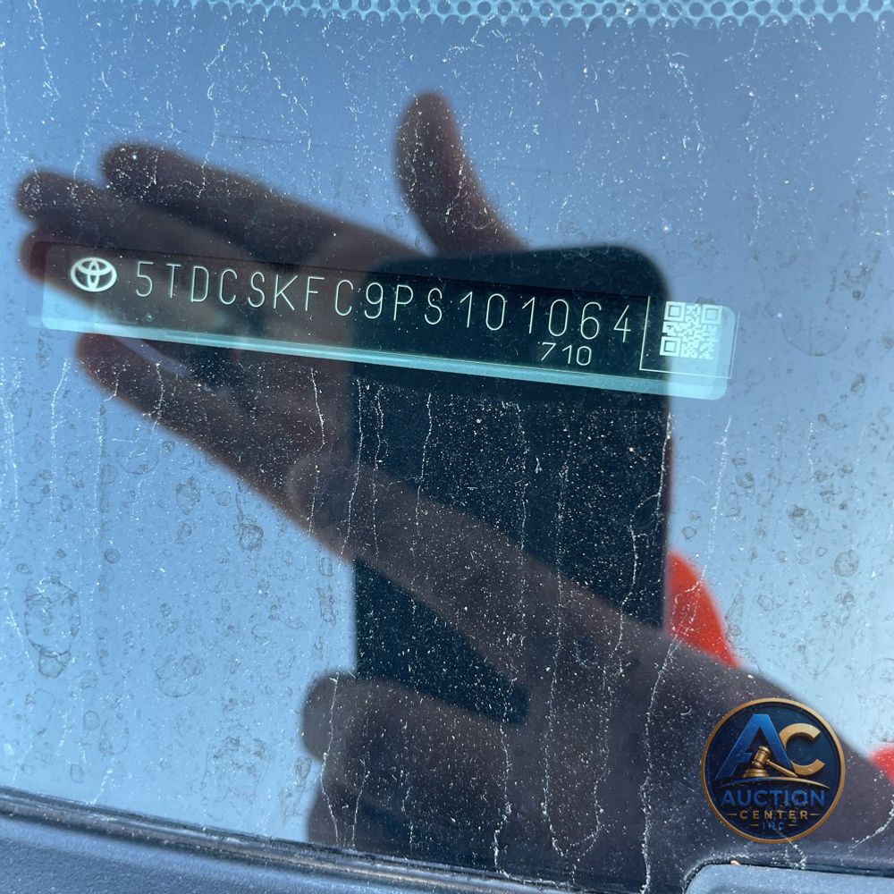 2023 Toyota Sienna Woodland Edition