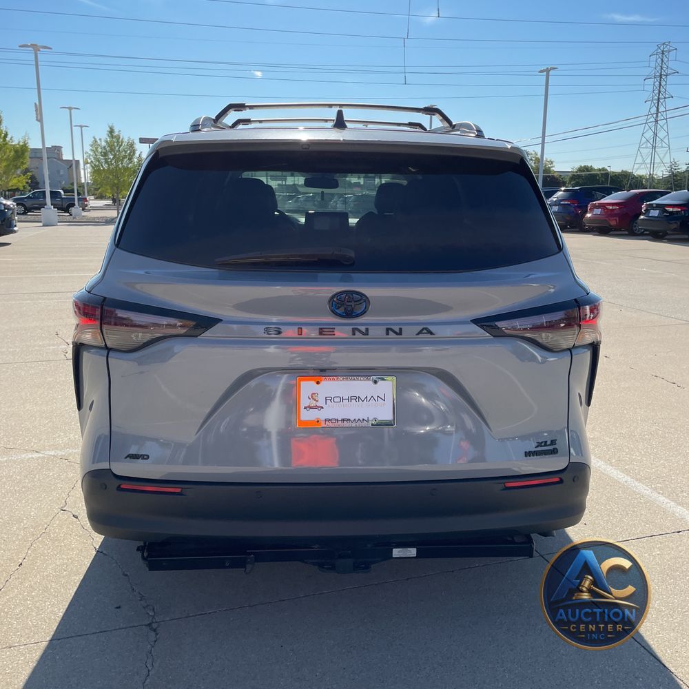 2023 Toyota Sienna Woodland Edition