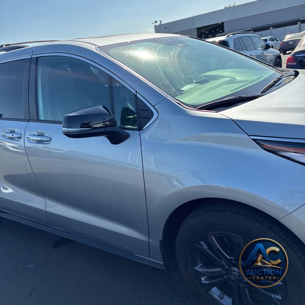 2024 Toyota Sienna XSE 7-Passenger