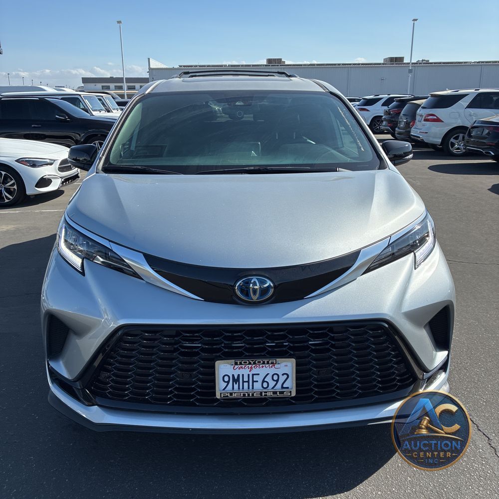 2024 Toyota Sienna XSE 7-Passenger