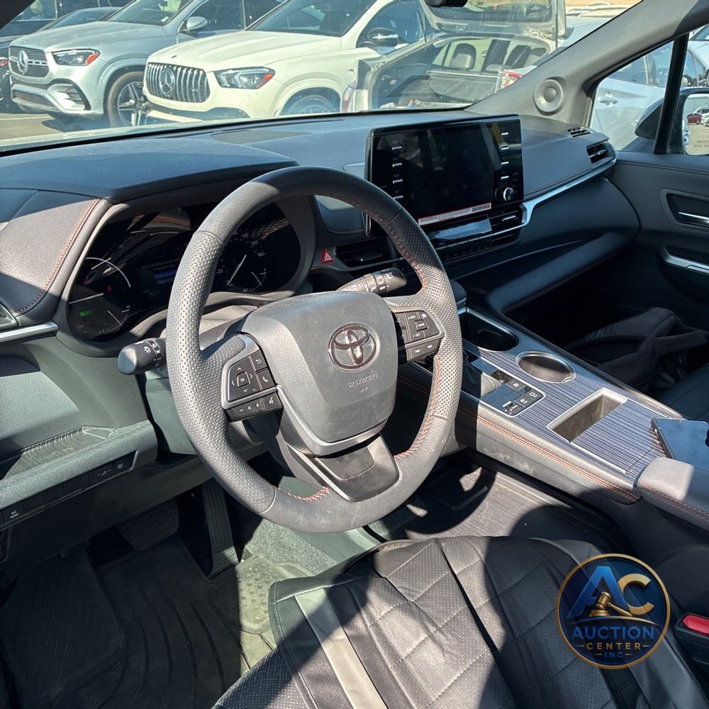 2024 Toyota Sienna XSE 7-Passenger