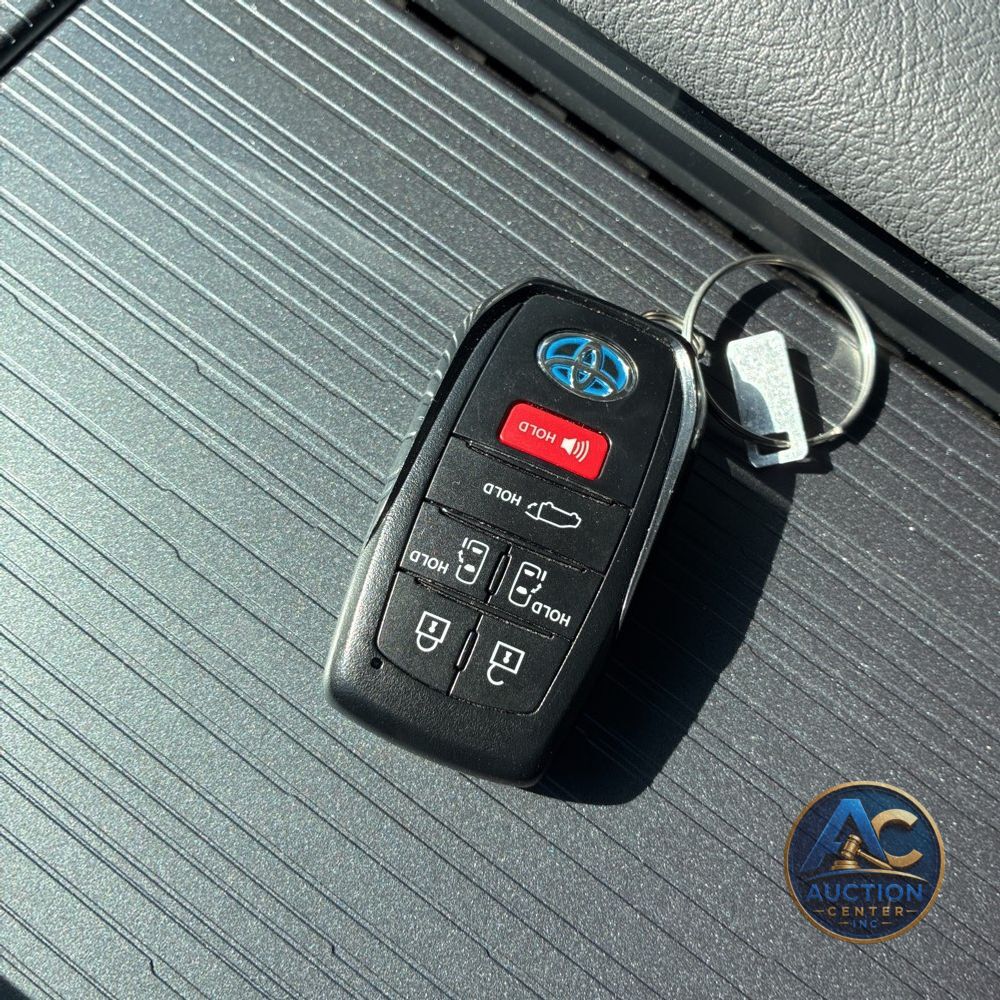 2024 Toyota Sienna XSE 7-Passenger