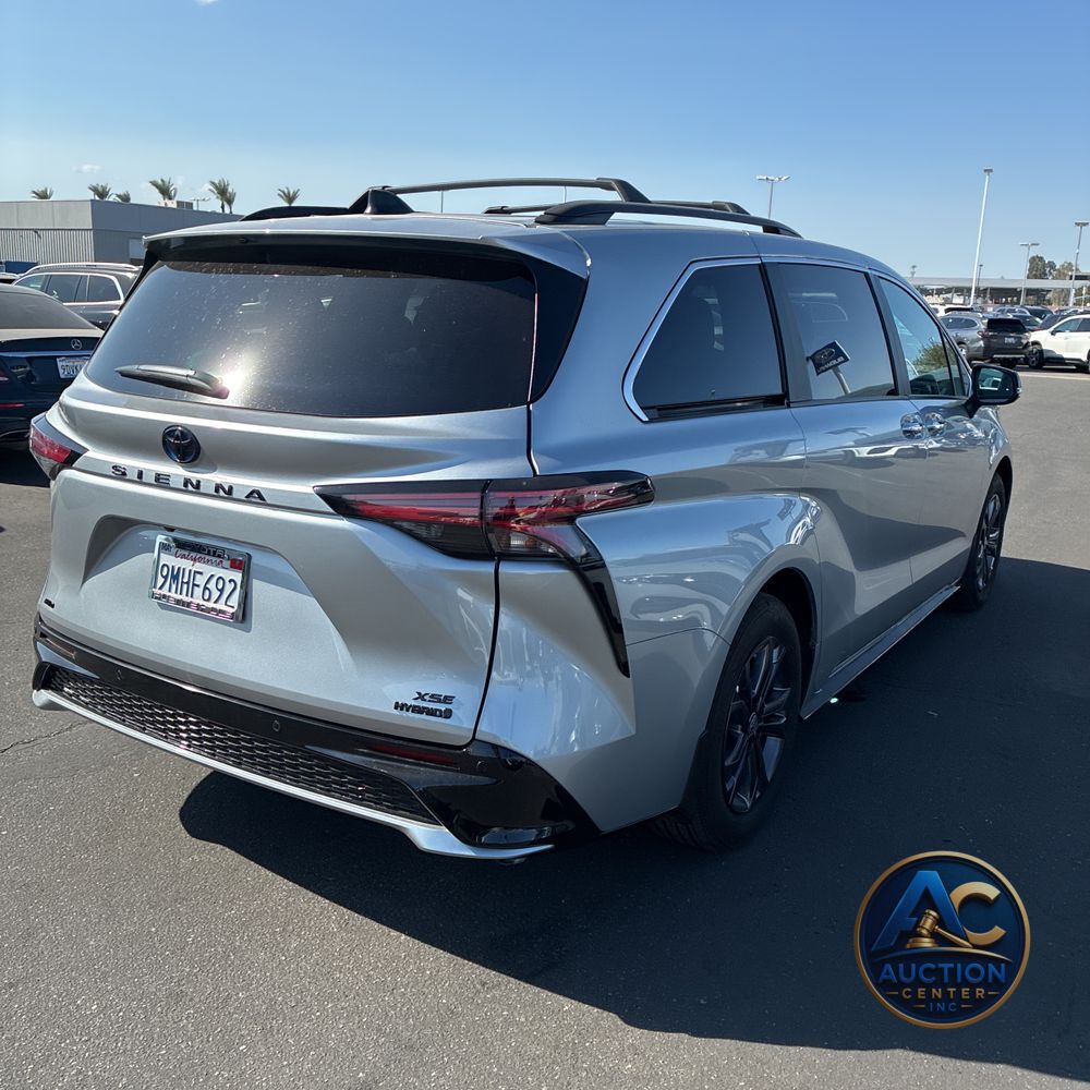 2024 Toyota Sienna XSE 7-Passenger