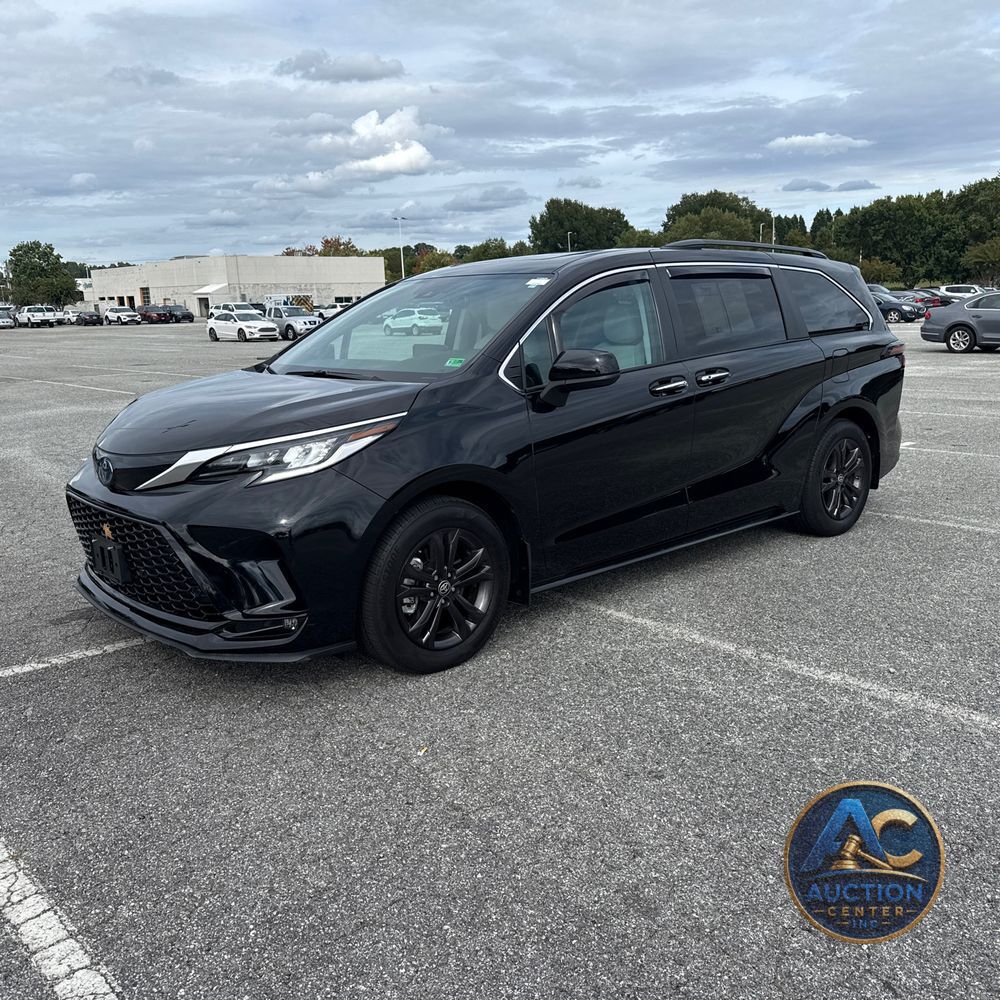 2024 Toyota Sienna XSE 7-Passenger