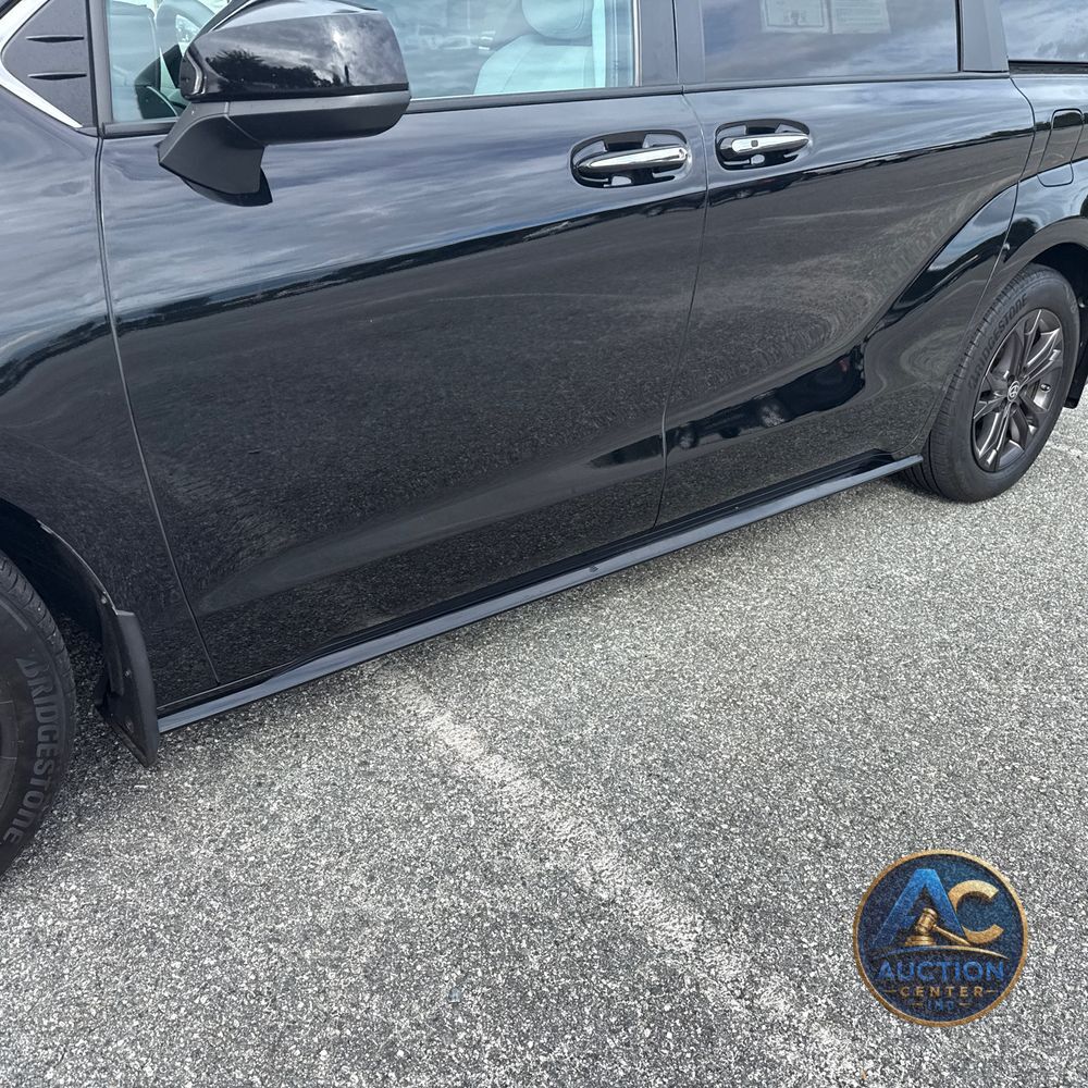 2024 Toyota Sienna XSE 7-Passenger